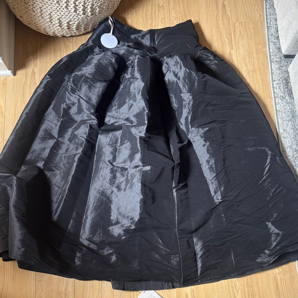 More to Come Black Carson Skirt